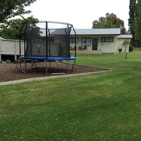 Alexandra Garden Court Motel Exterior foto